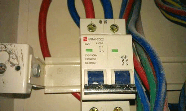 漏電保護裝置是造成西安西瑪電機頻繁燒毀的原因。