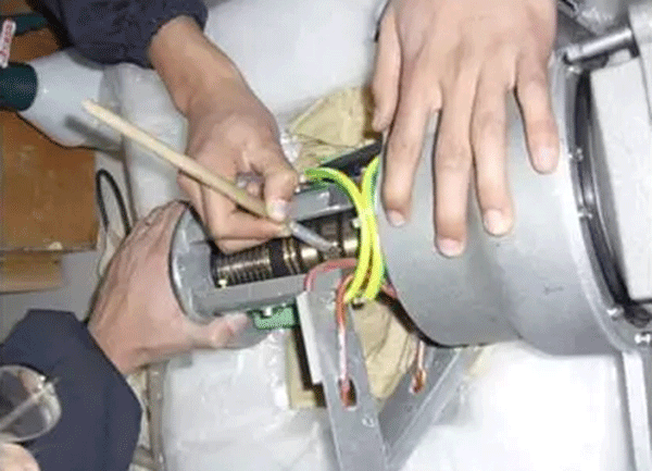 西安電機廠關于電機滑環的維護保養方法分享。